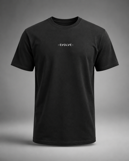 EVOLVE ESSENTIAL TEE - SVART